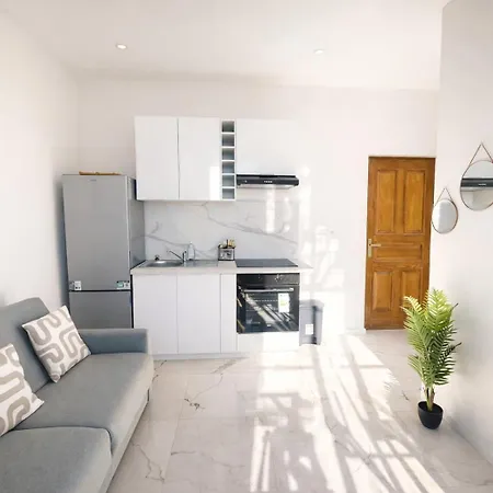 شقة Bright Flat In - Near Monaco