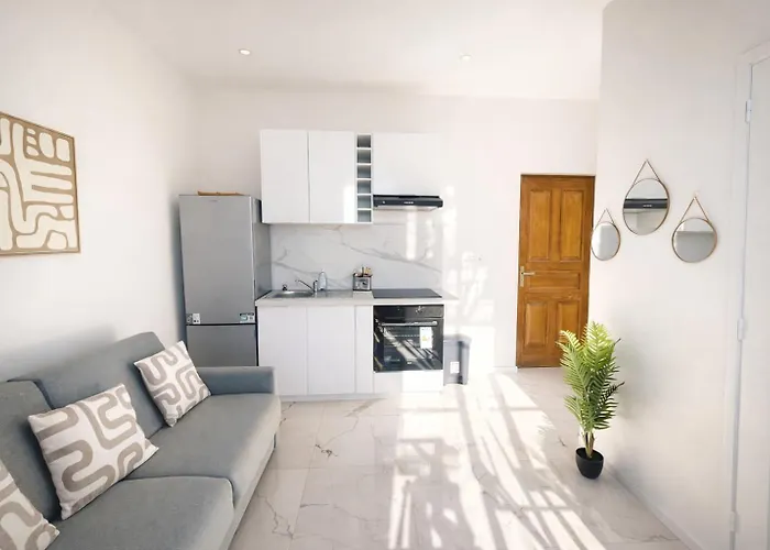 شقة Bright Flat In - Near Monaco