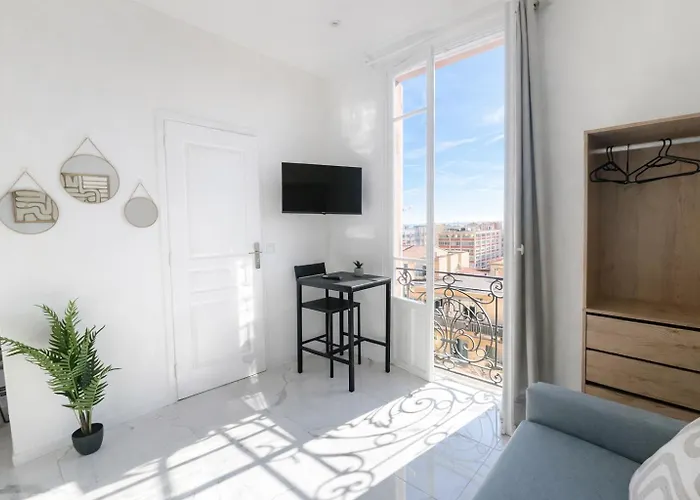 شقة Bright Flat In - Near Monaco *