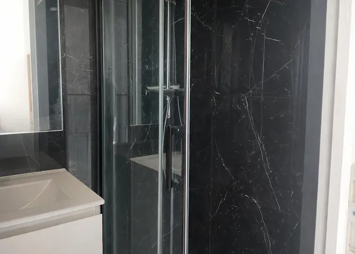 Bright Flat In - Near Monaco * كاب داي