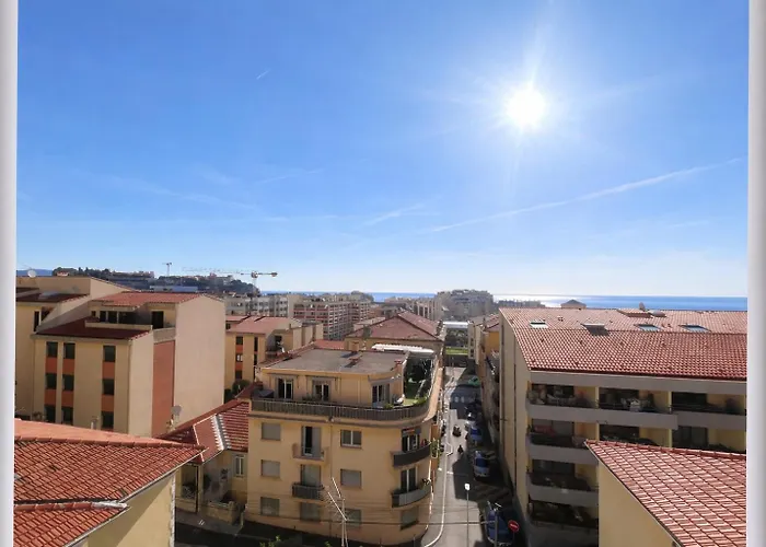 Bright Flat In - Near Monaco